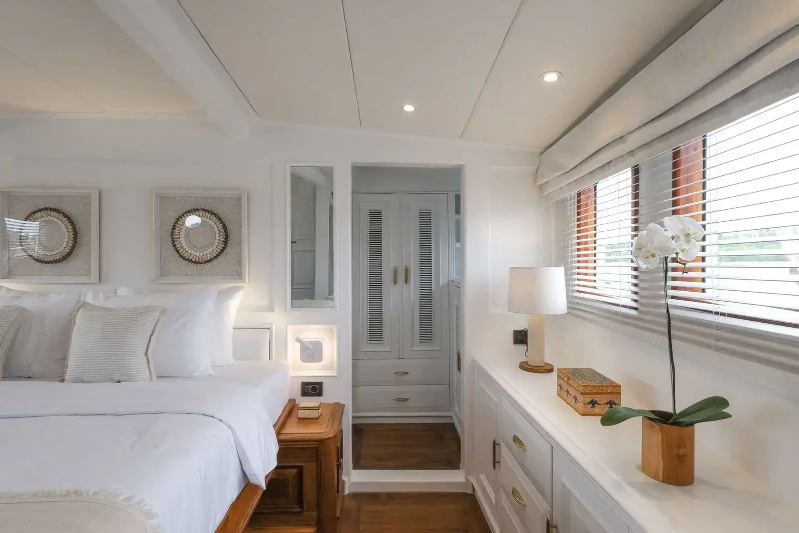 Mutiara Laut Yacht | Master Cabin