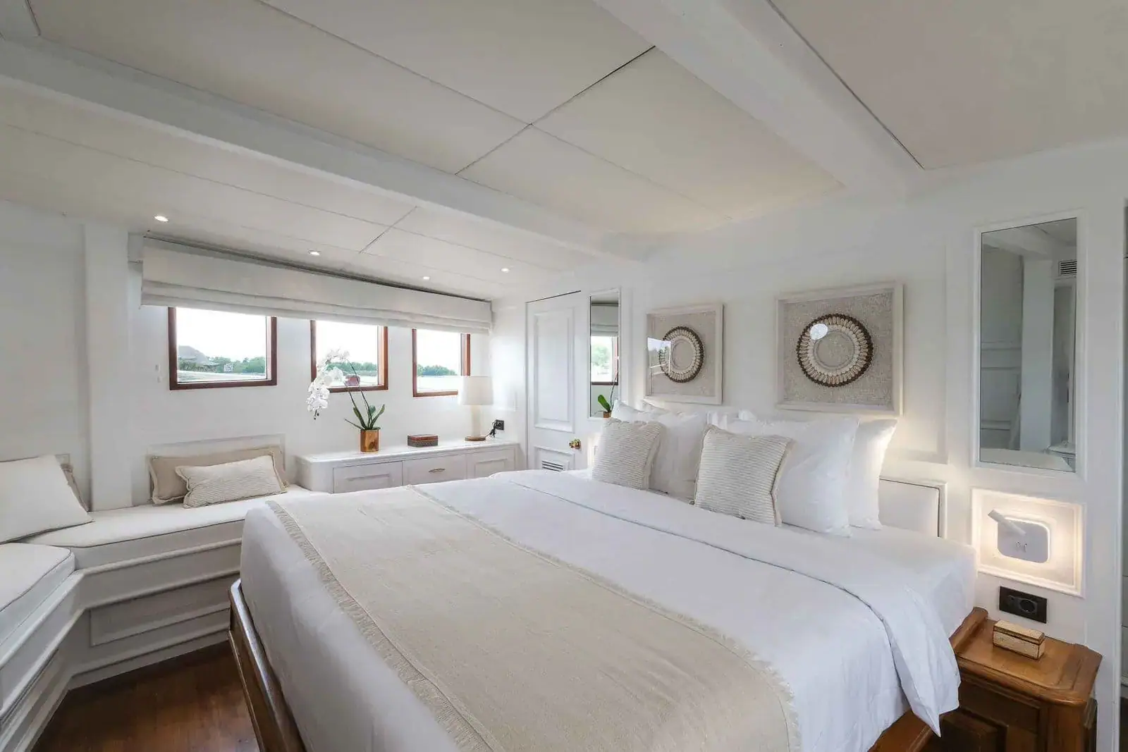 Mutiara Laut Yacht | Master Cabin