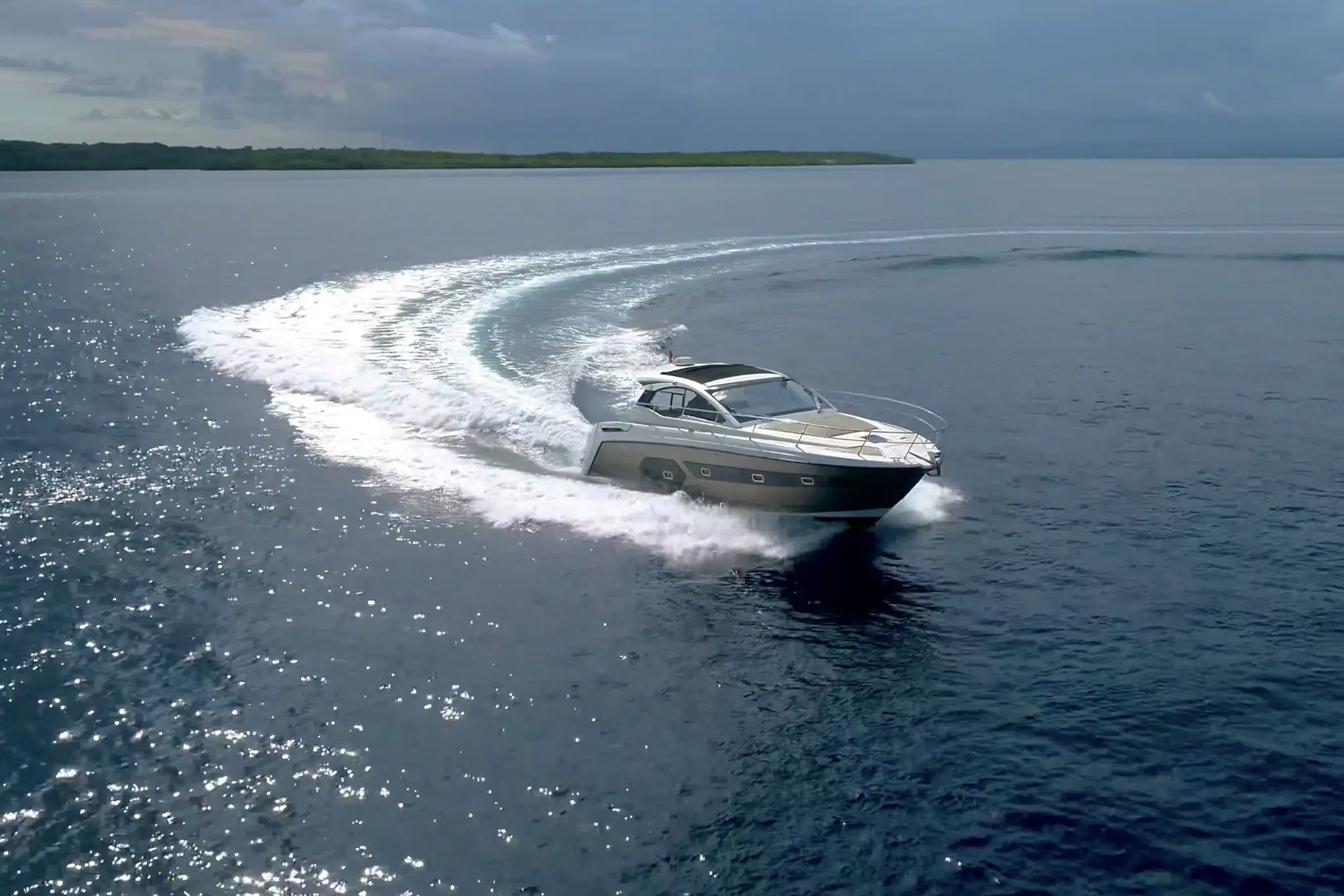 My-Mira-Speedboat-Vessel-02
