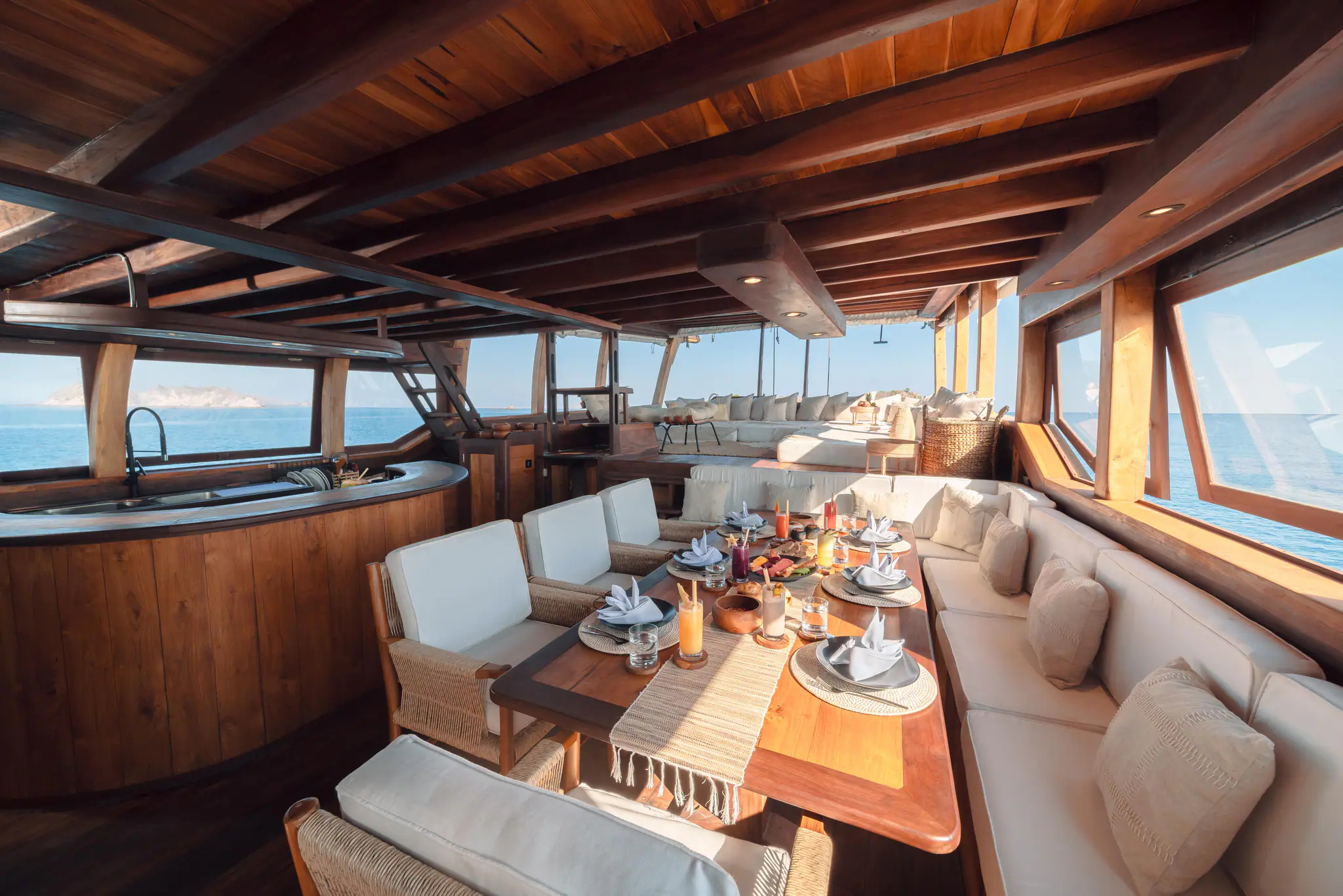 Nataraja Classic Sailing Yacht | Indoor Lounge and Dining Space