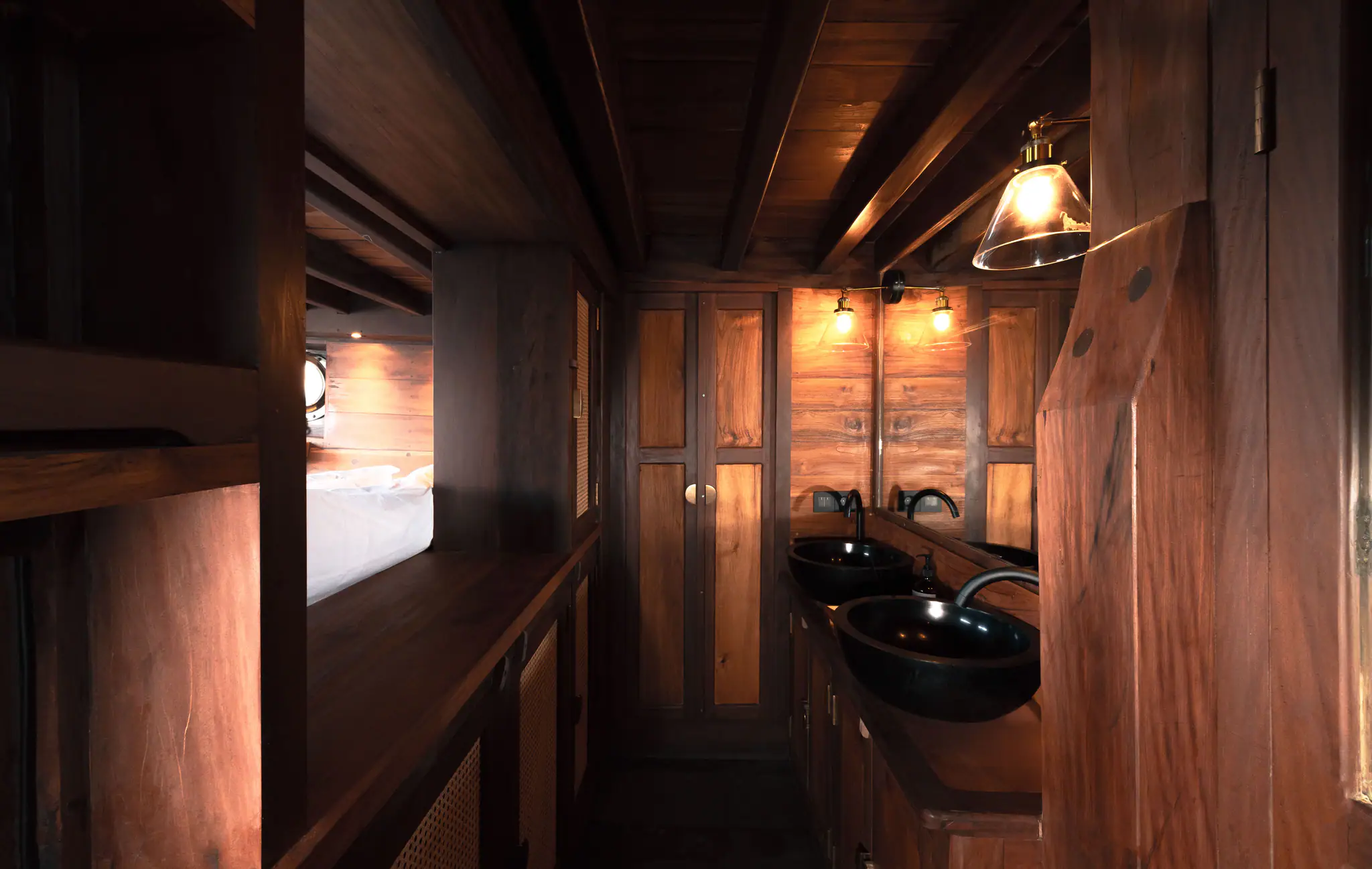 Nataraja Classic Sailing Yacht Master Bathroom 1