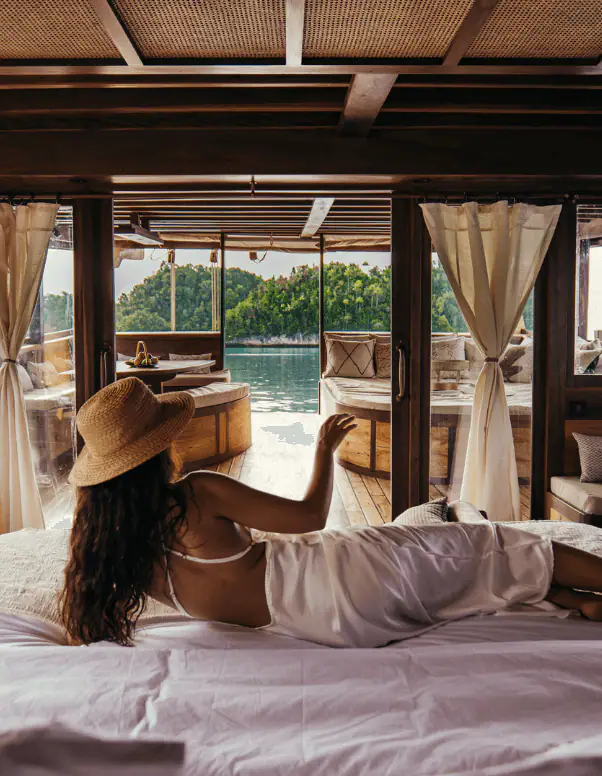 pacific-high-senja-private-yacht-carrousel