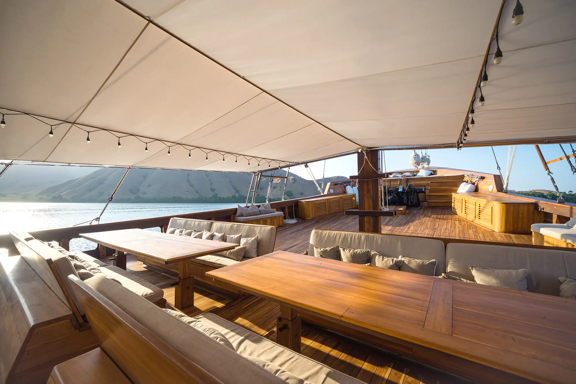 Prana Luxury Sailing Yacht | Open air lounge deck
