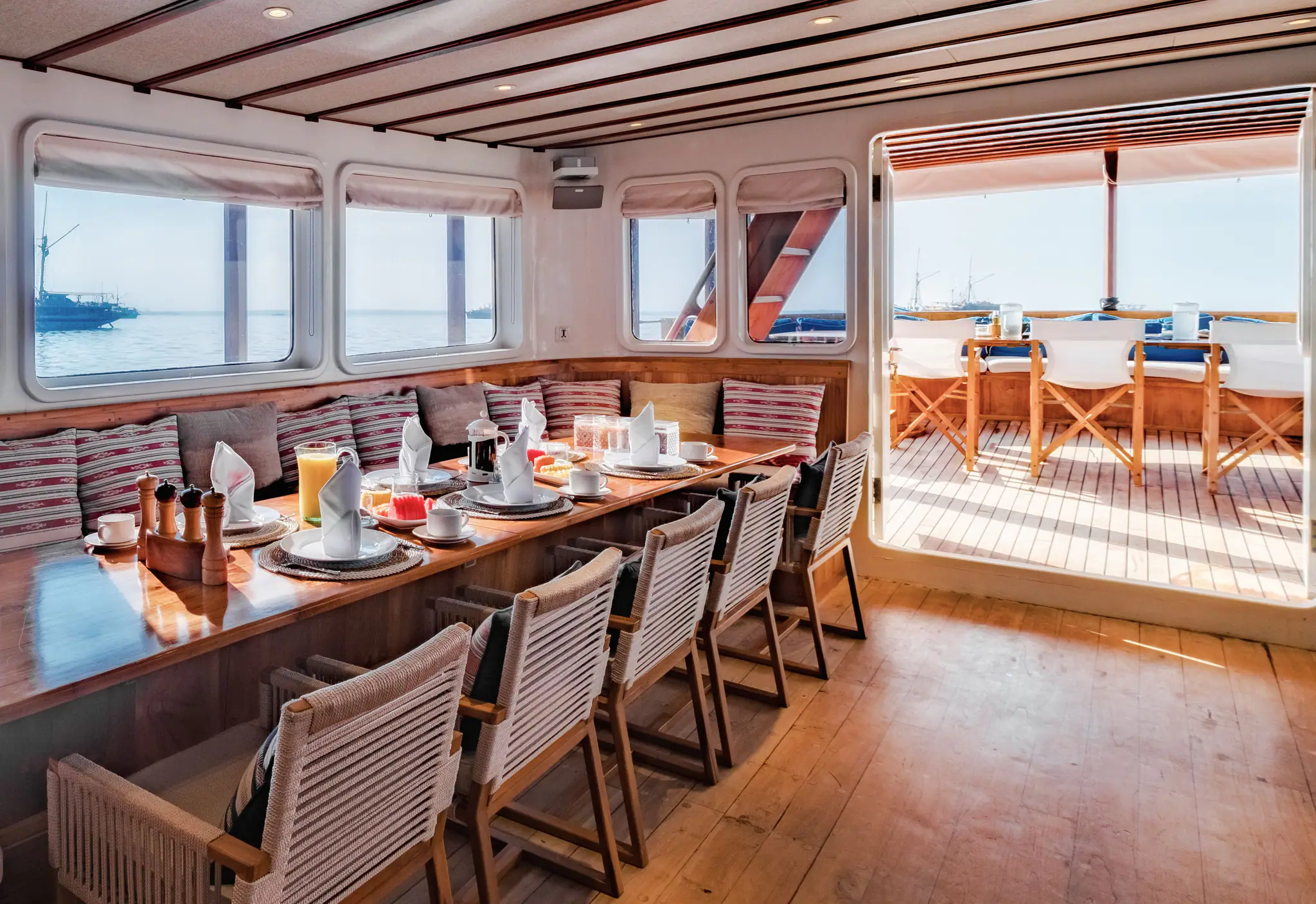 Rascal Adventure Yacht | Bright indoor dining room