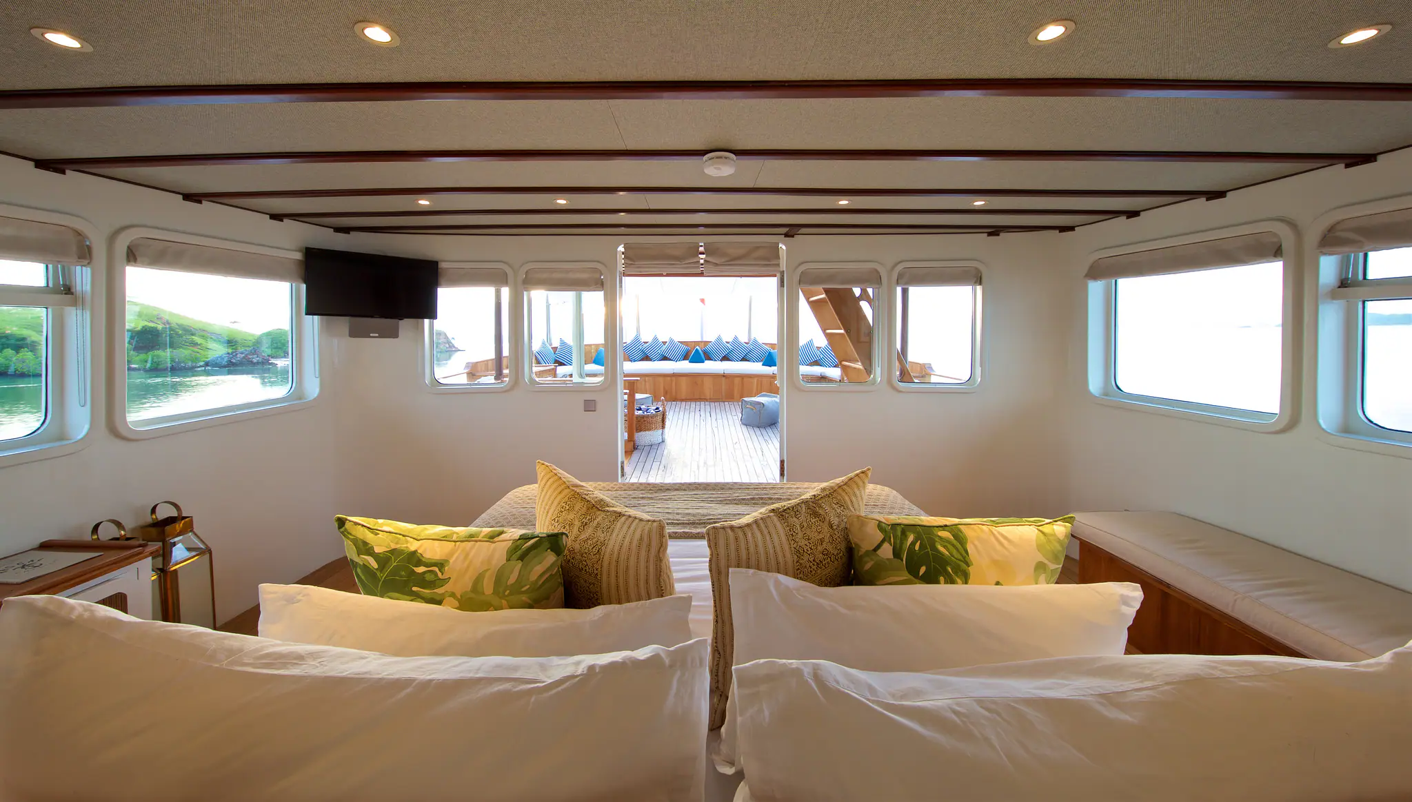 Rascal Adventure Yacht Master Cabin | Direct access to the private deck