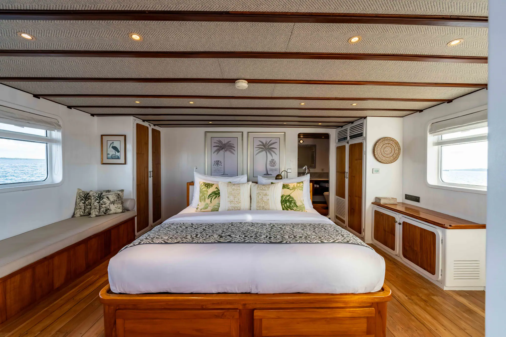 Rascal Adventure Yacht | Spacious master suite interior