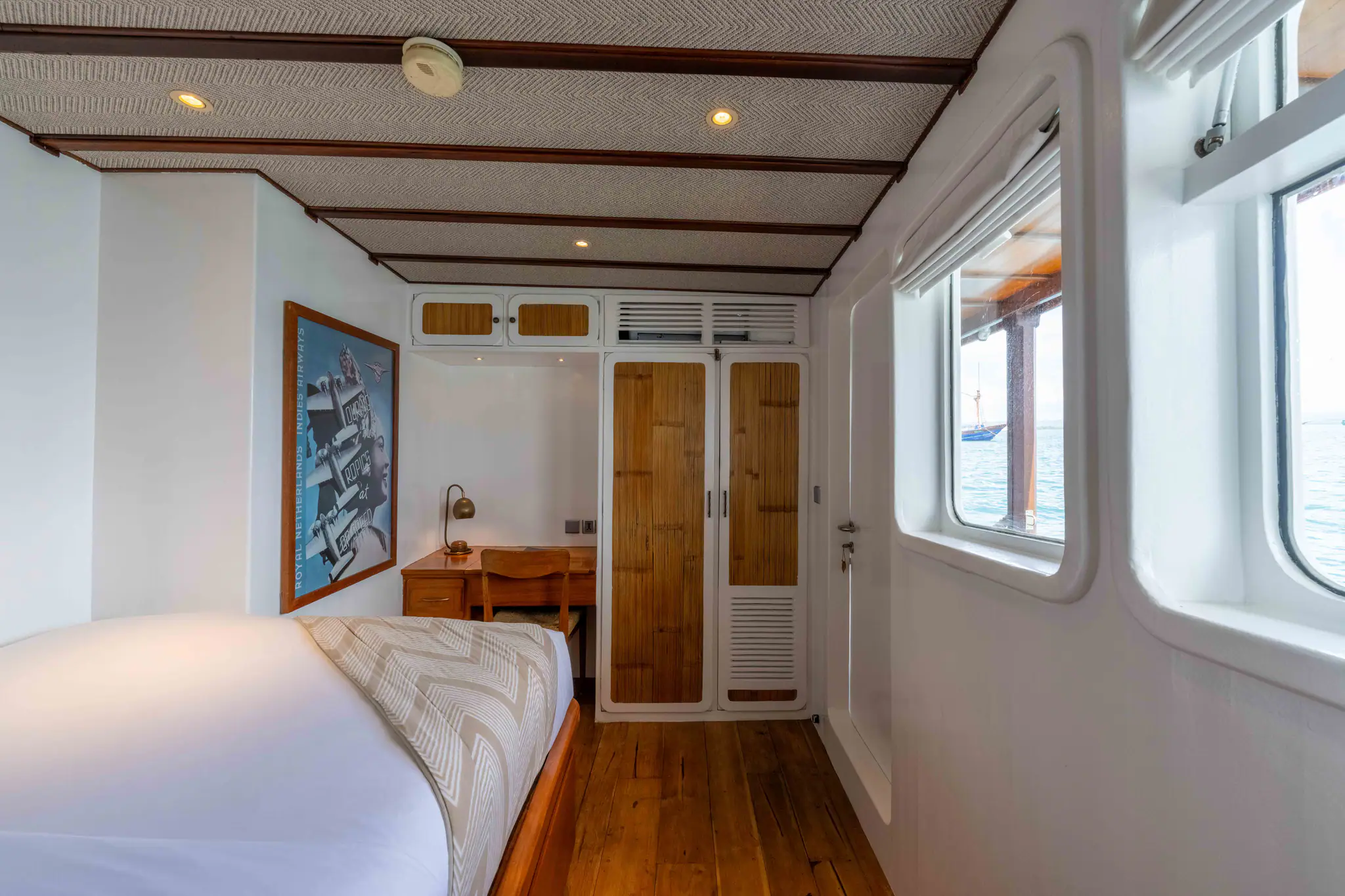 Rascal Adventure Yacht Staterooms | Desk area on stateroom