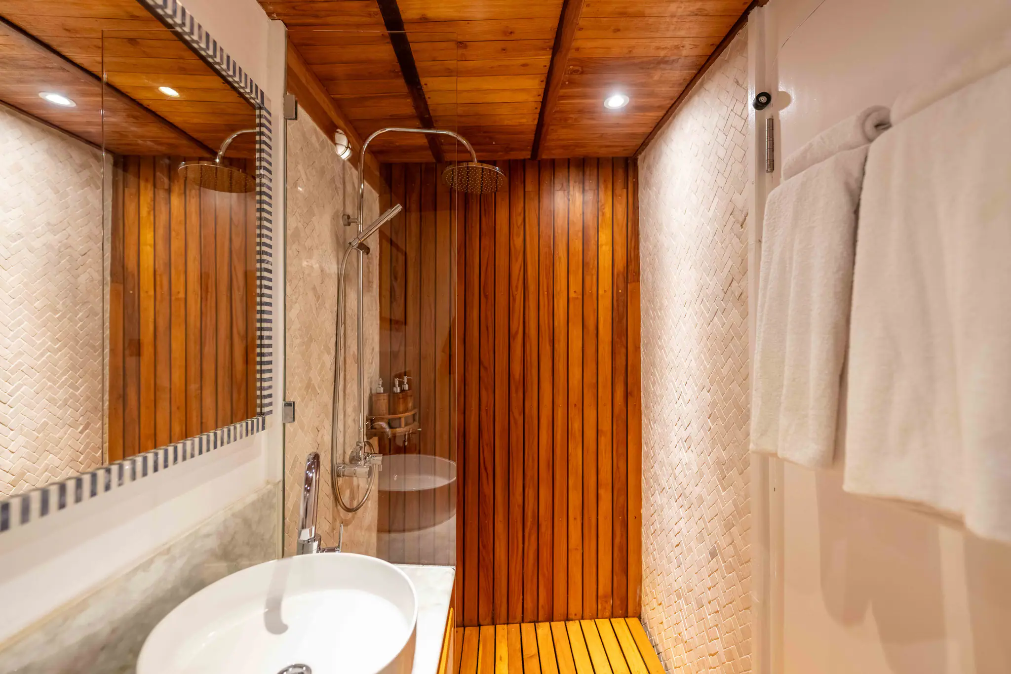 Rascal Adventure Yacht Staterooms | Private Bathroom on luxury stateroom