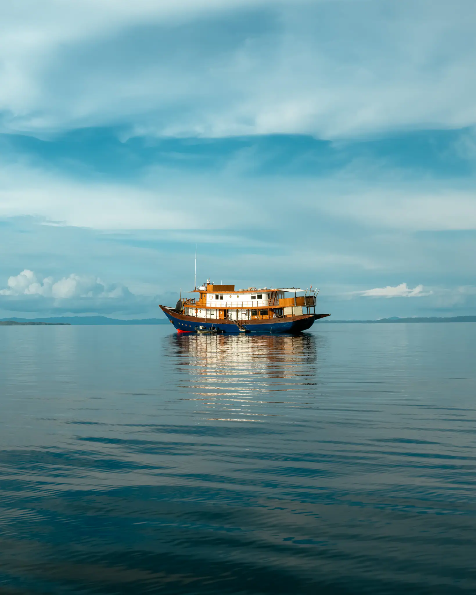 Rascal Adventure Yacht | Anchored on calm tropical waters