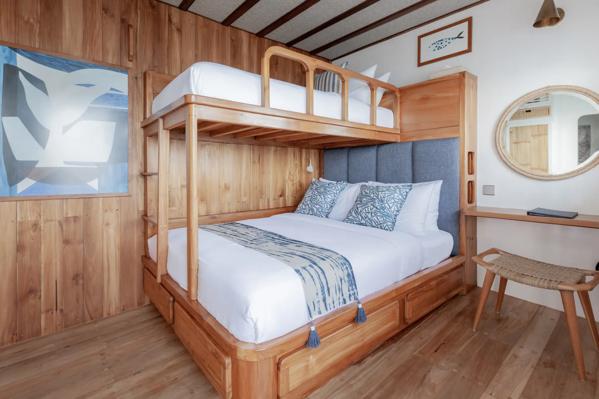 Rebel Adventure Yacht | Family Room in Rebel