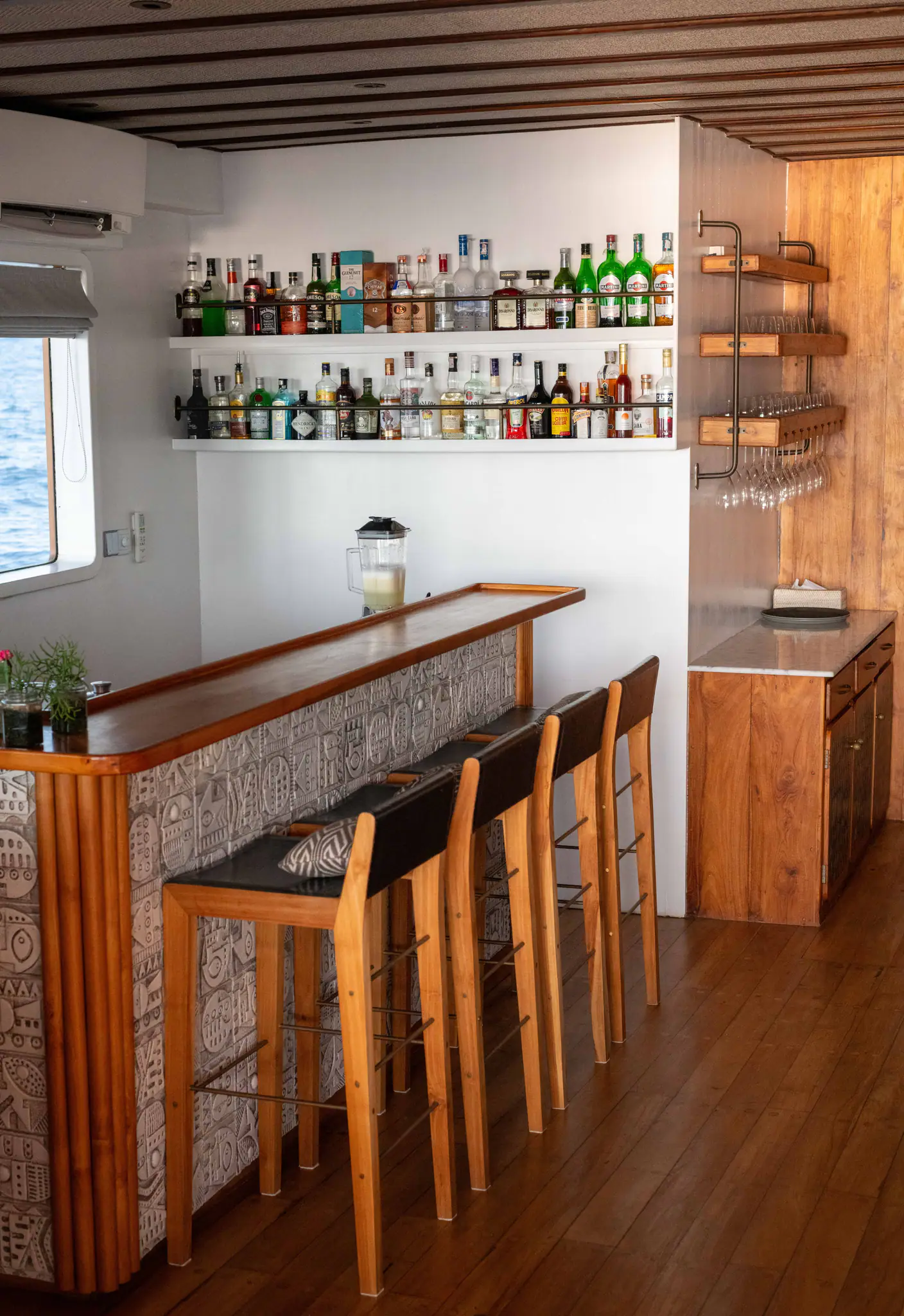 Rebel Adventure Yacht | Indoor cocktail bar area
