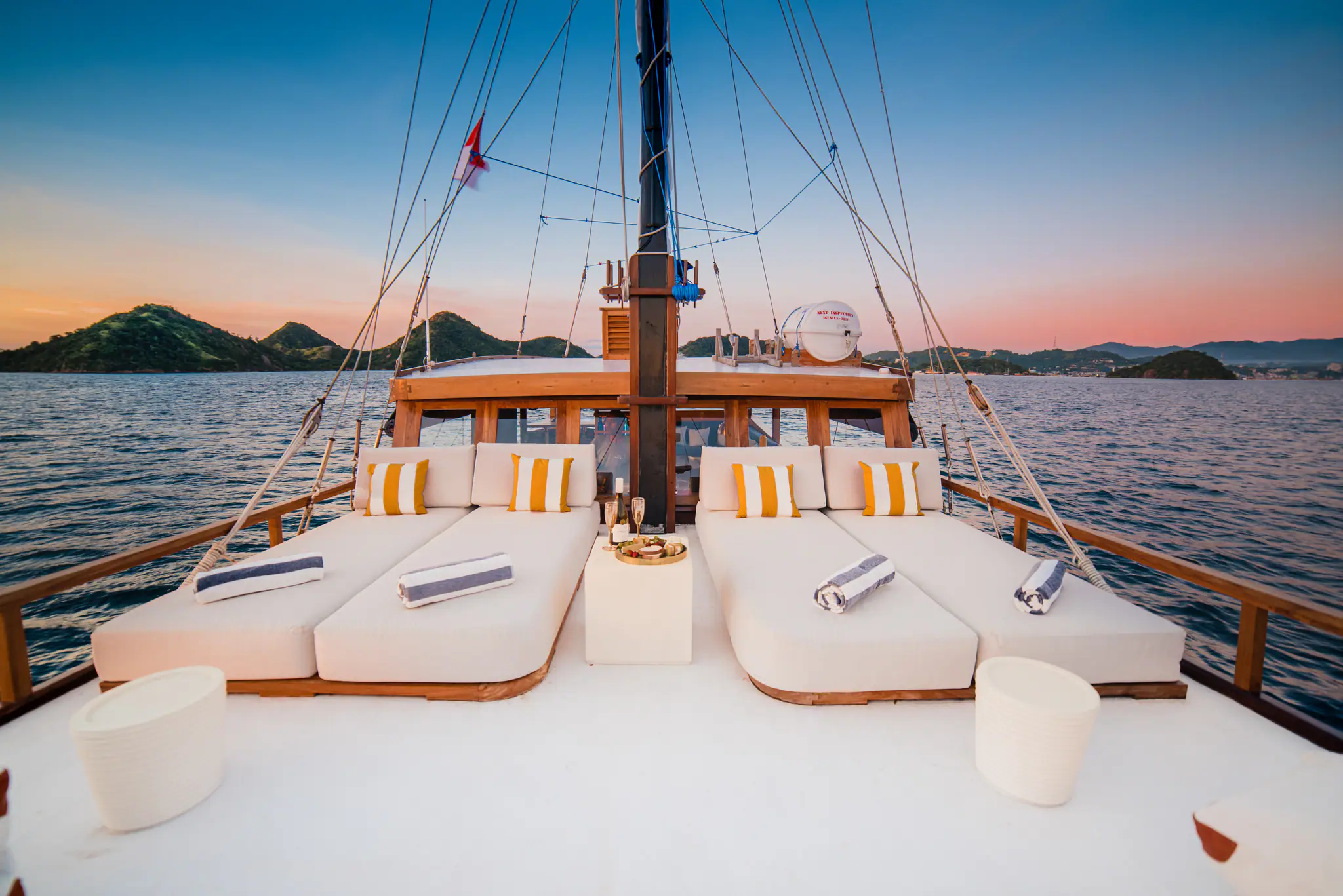 Samara II Liveaboard | Sundeck lounge area