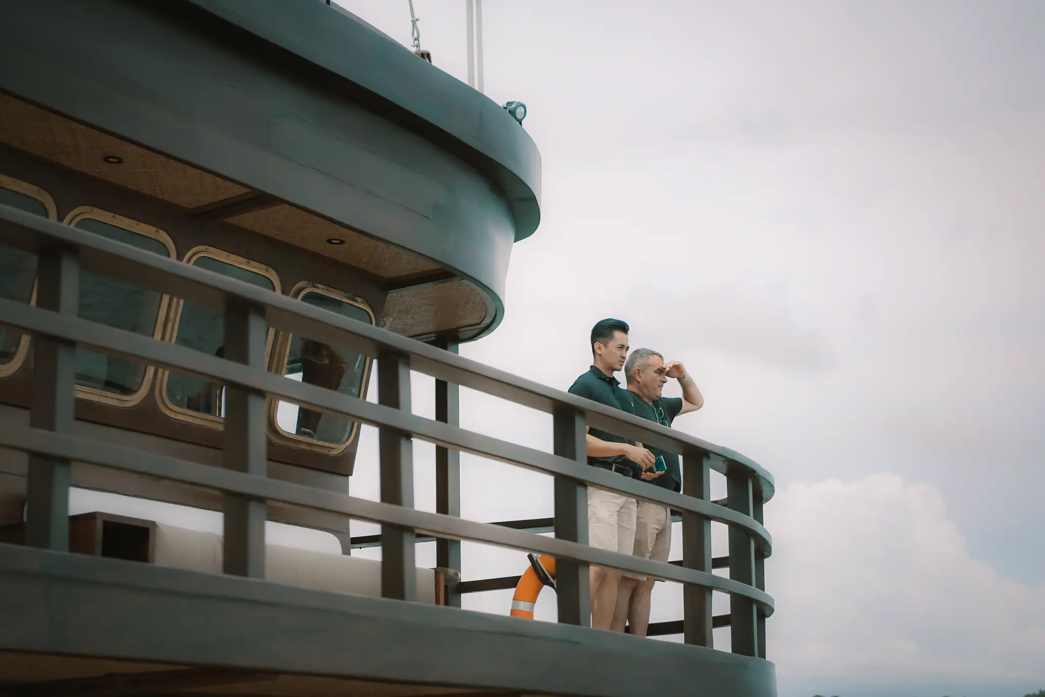 Samsara Samudra Heritage Sailing Yacht | The Crew Enjoying Ocean Views