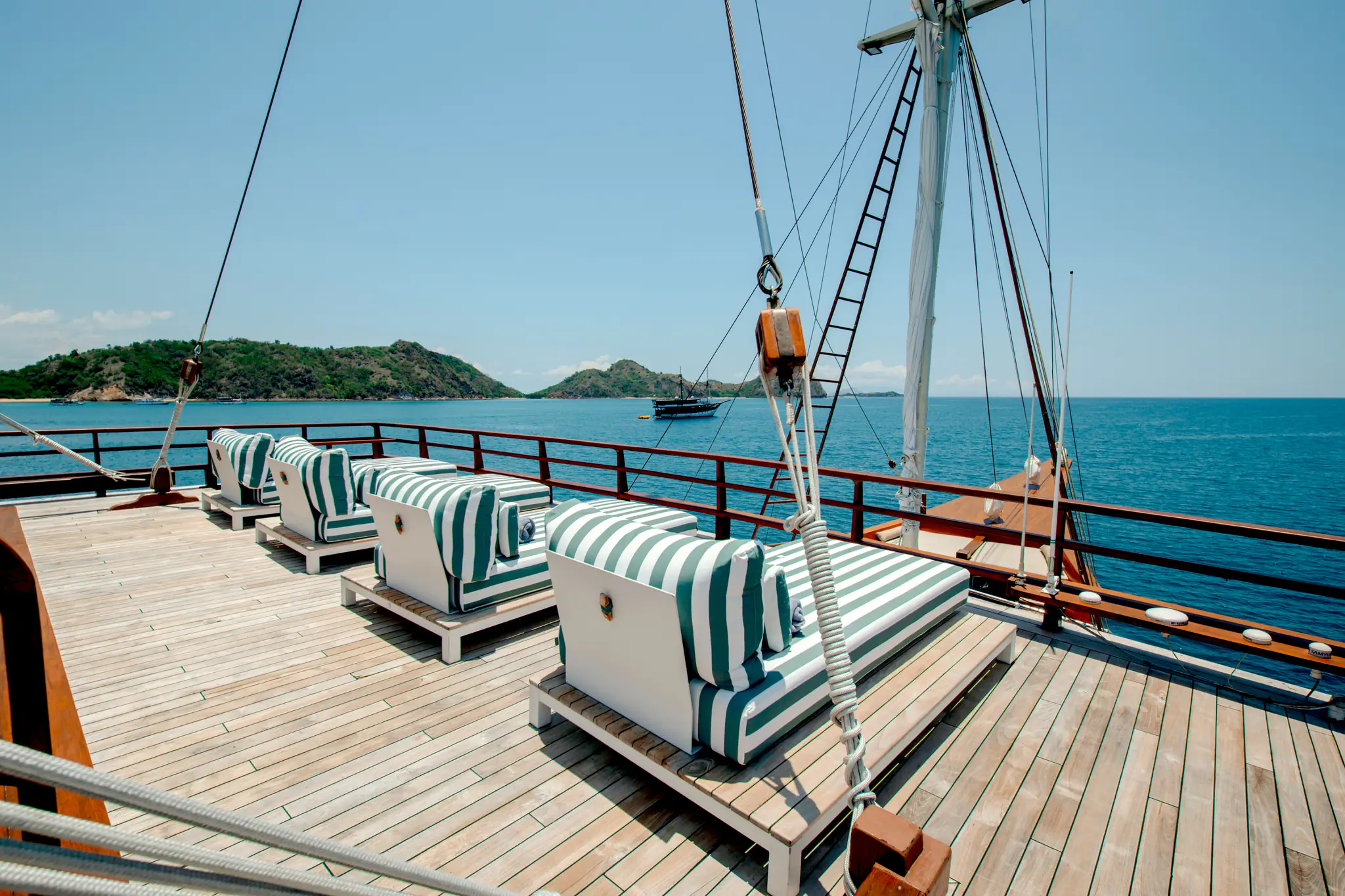 Sanctuary Grand Phinisi Yacht | Sun loungers on teak deck