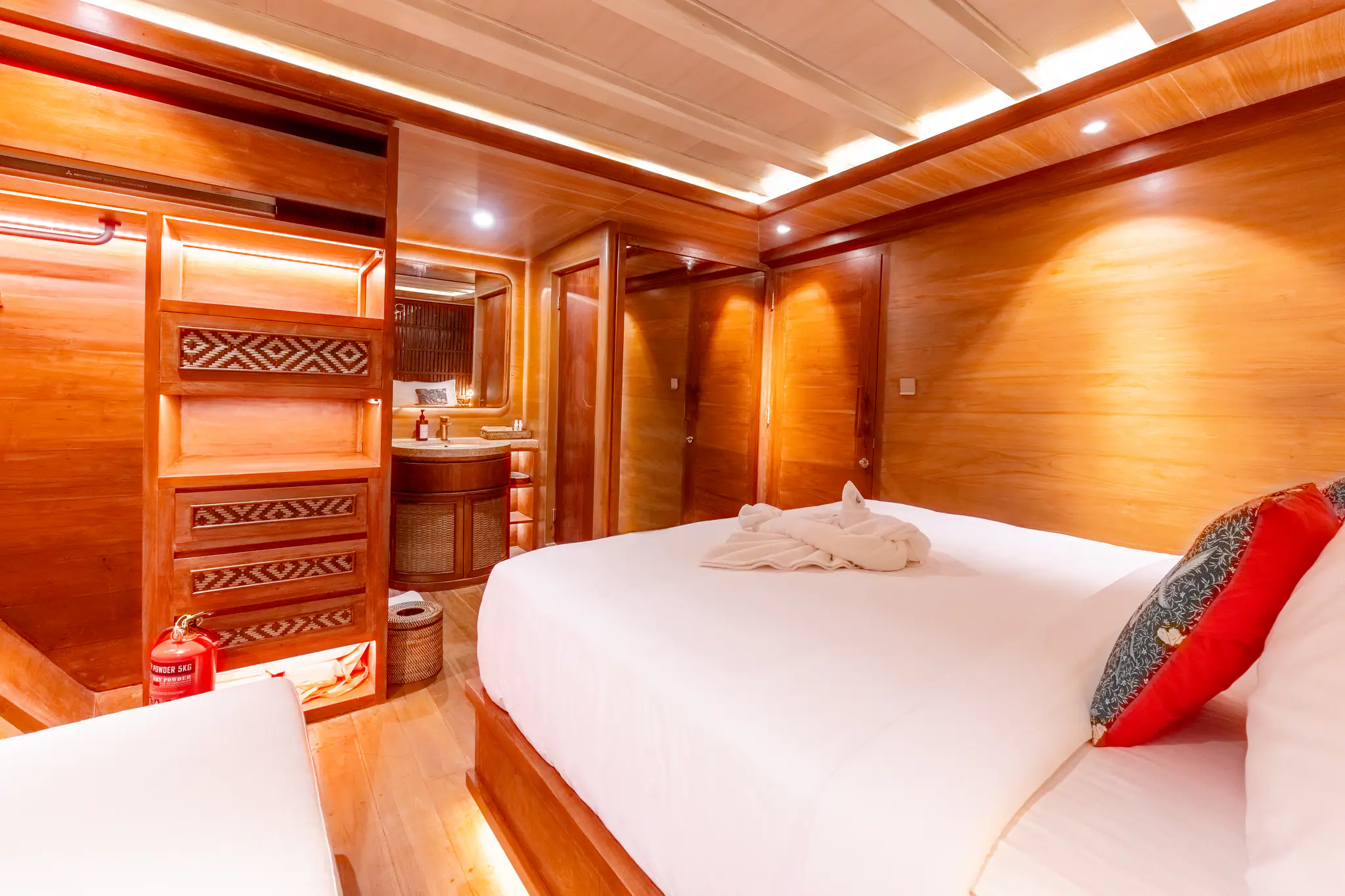 Sanctuary Grand Phinisi Yacht Stateroom 3 