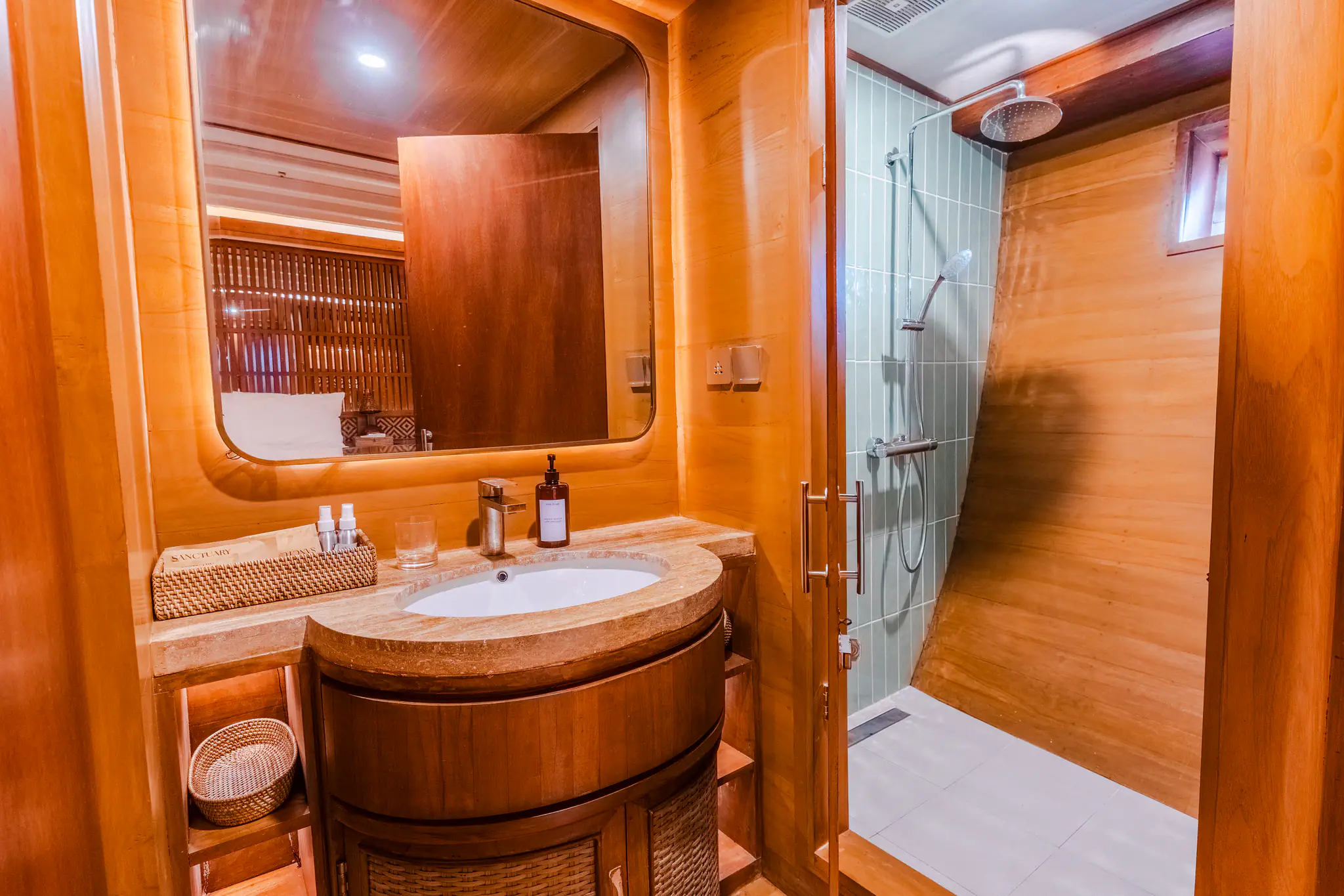 Sanctuary Grand Phinisi Yacht Stateroom Bathroom 3