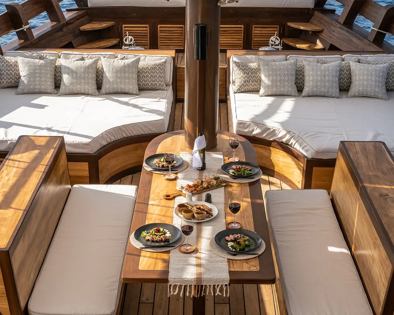 Sanya Sailing Yacht | Gourmet Dining Experience