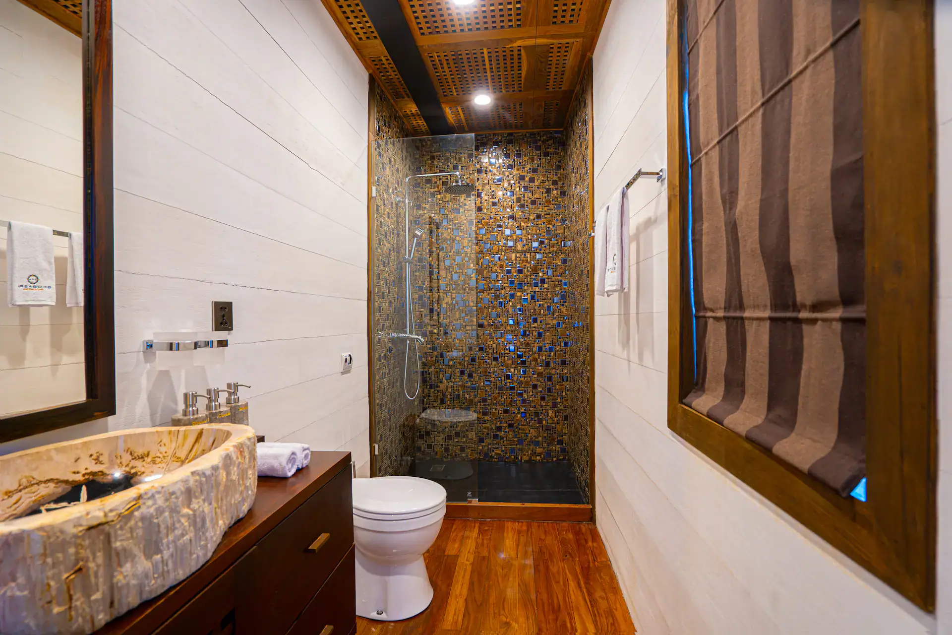 scubaspa-zen-luxury-dive-yacht-staterooms-07