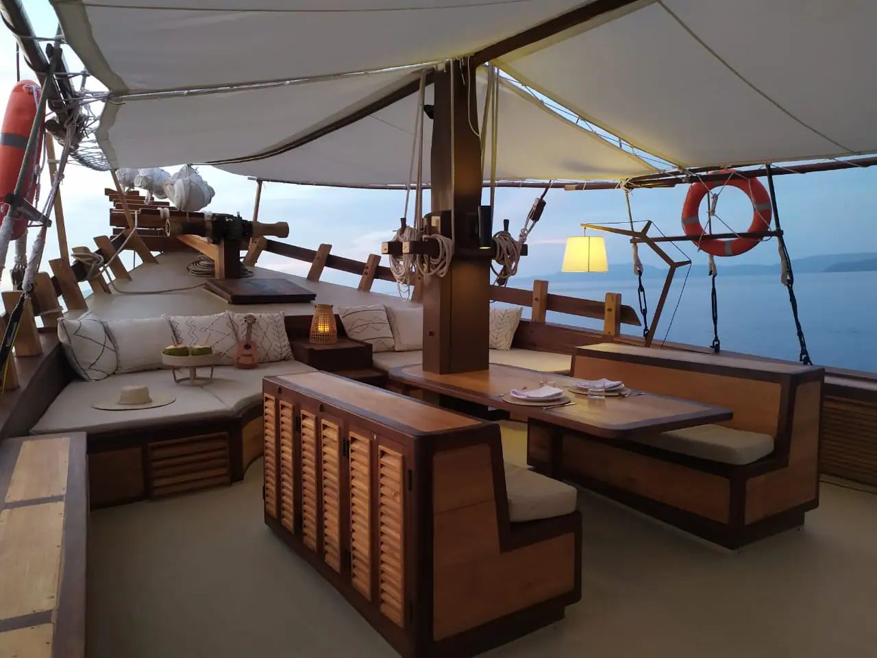 Senja Boutique Sailing Yacht | Sunset Lounge Area
