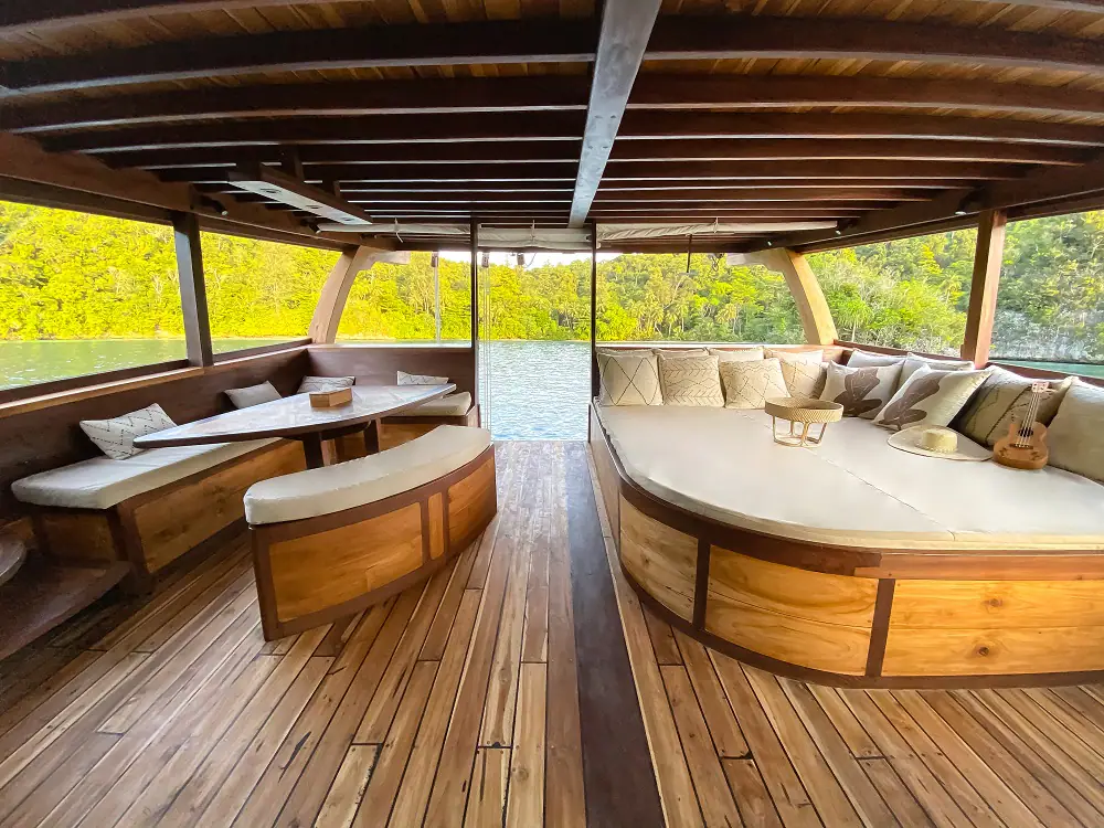 Senja Boutique Sailing Yacht | Spacious Lounge Deck