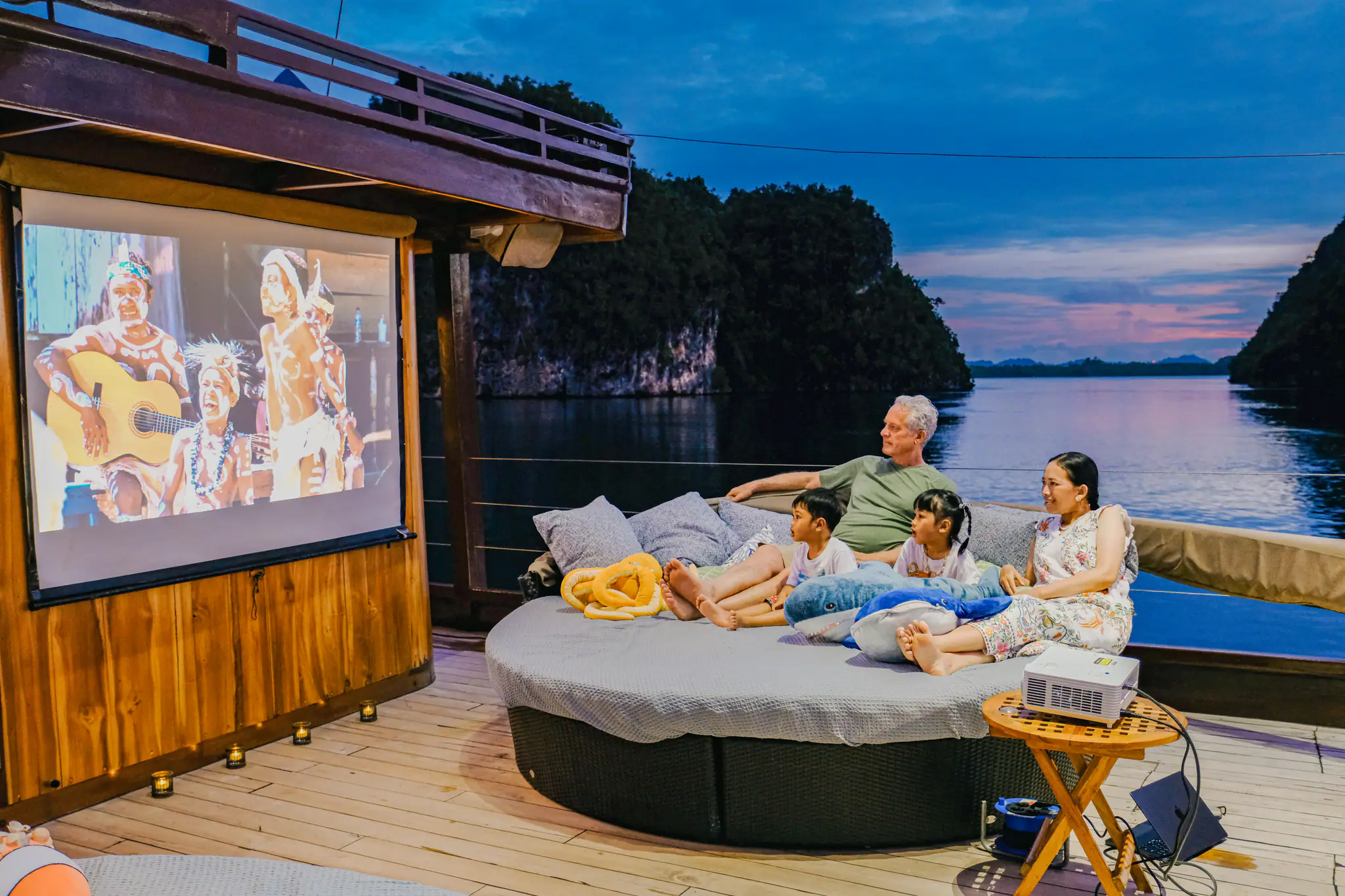 Sequoia Sailing Yacht | Outdoor Cinema Under the Stars