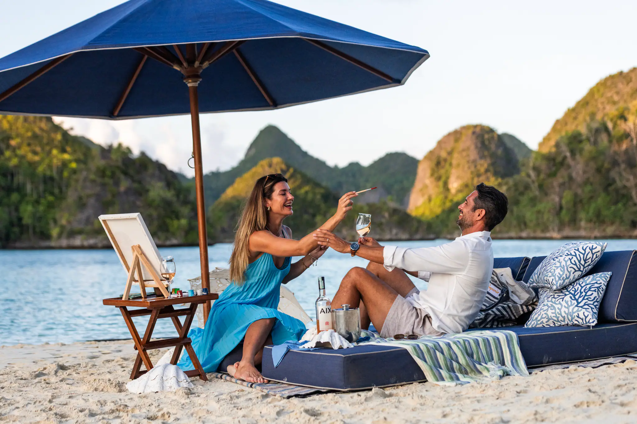 Sequoia Sailing Yacht | Romantic Beach Picnic Setup