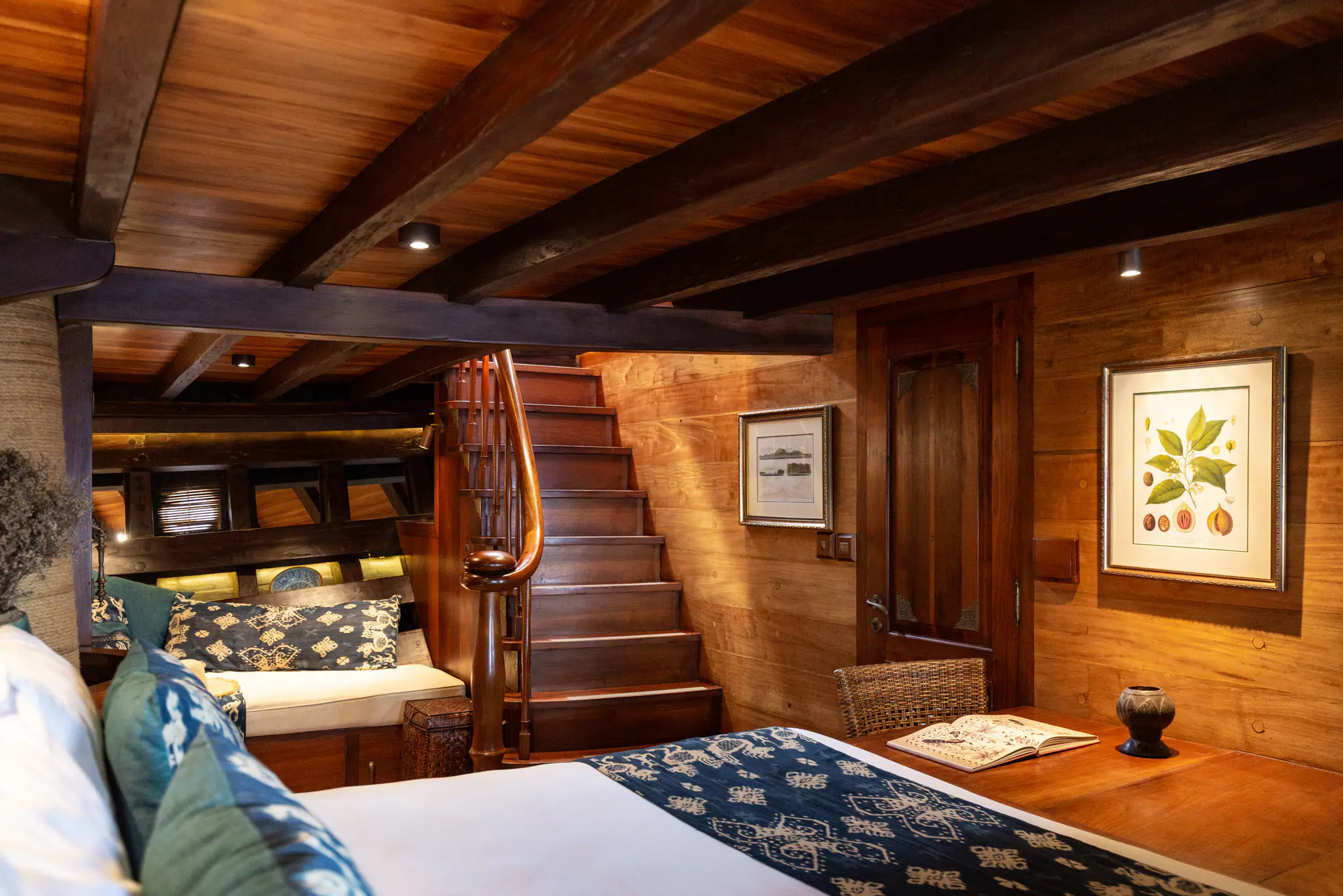Si Datu Bua Traditional Sailing Yacht Banda Cabin 2