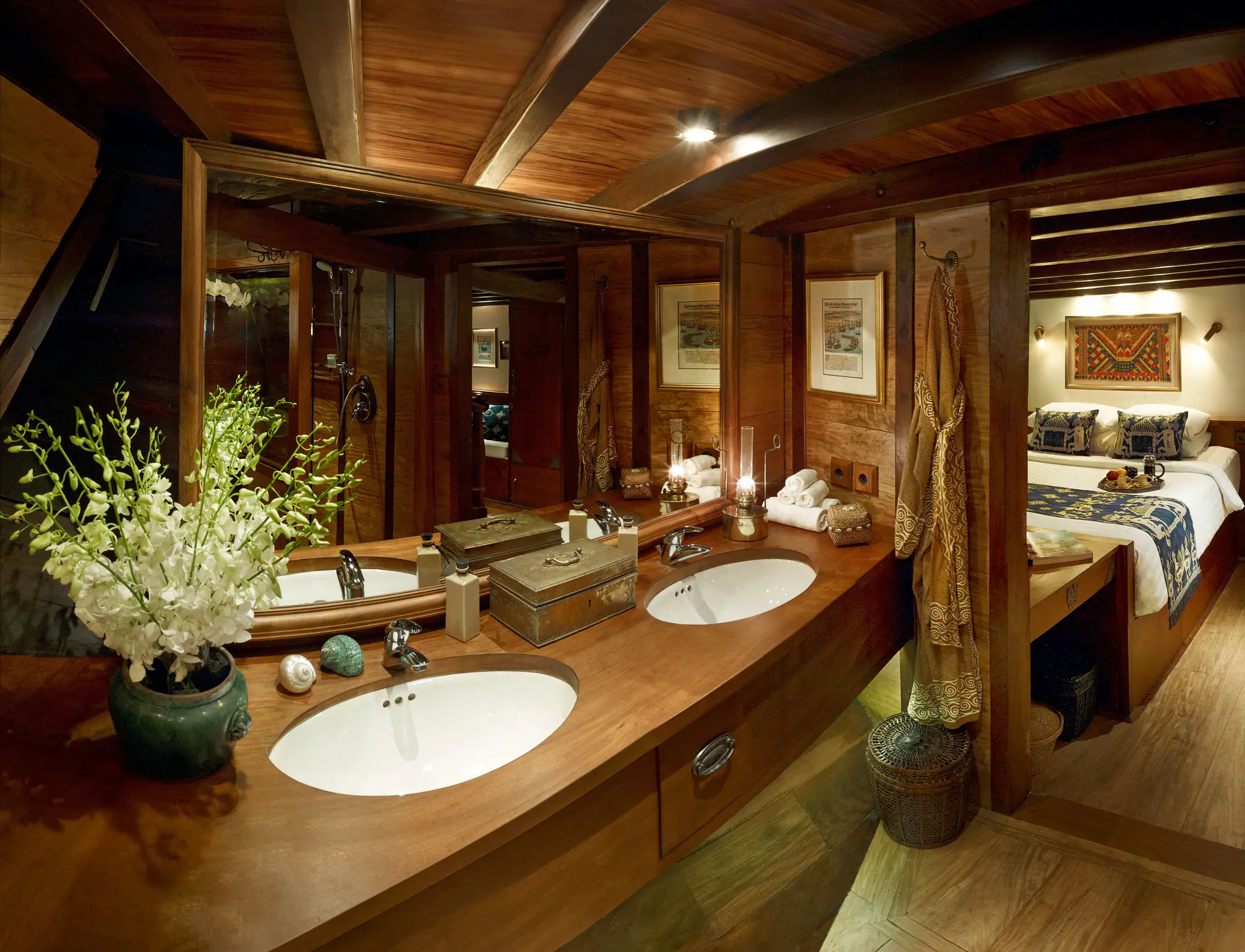 Si Datu Bua Traditional Sailing Yacht Banda Cabin 4