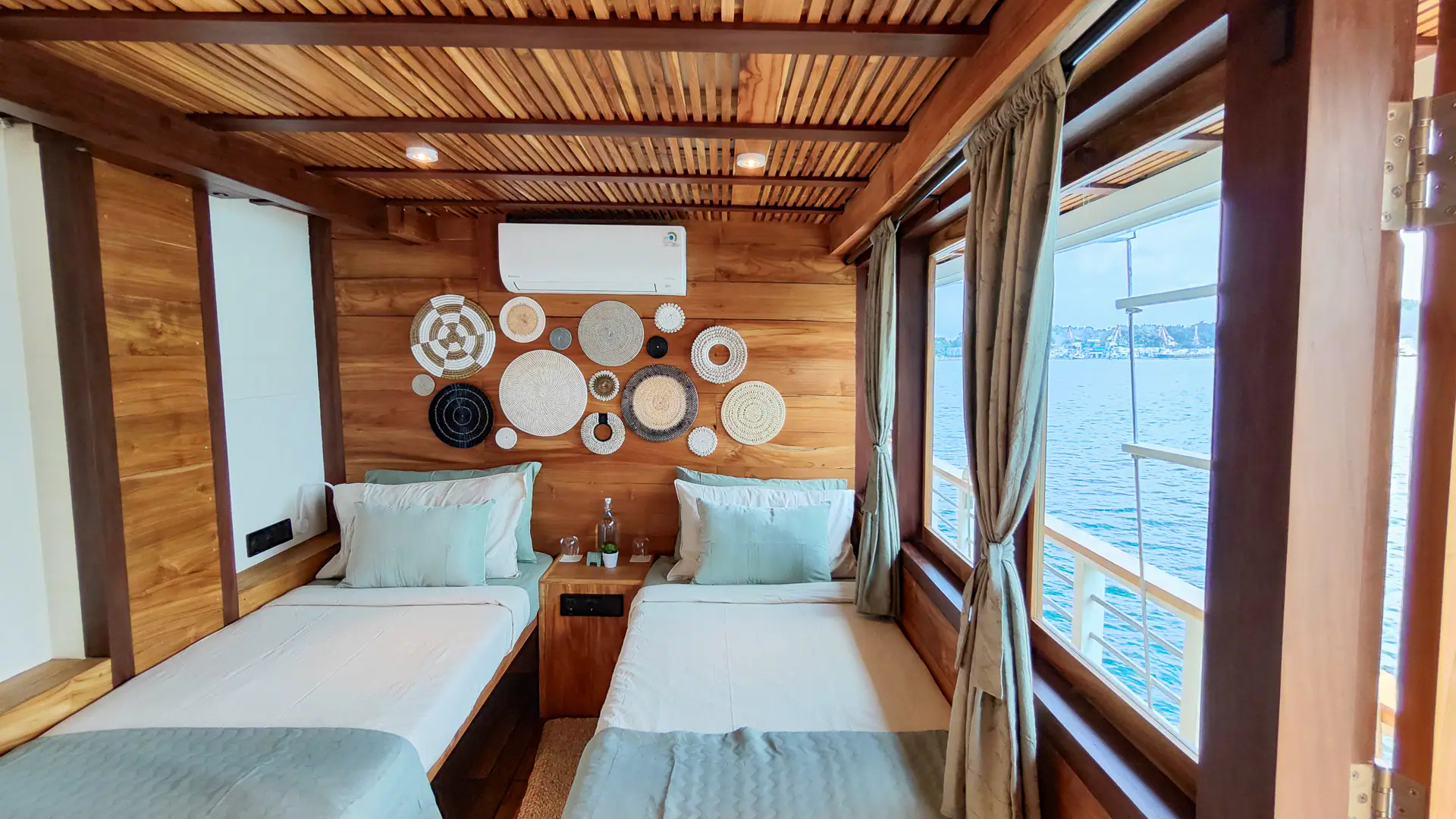Siloina Phinisi Sailing Yacht | Upper deck Guest Stateroom