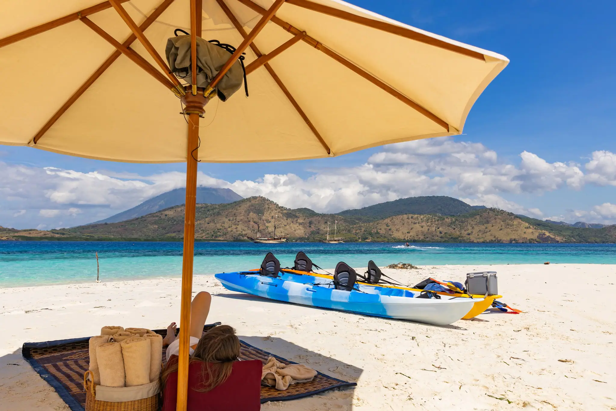 Silolona Heritage Sailing Yacht | Private beach picnic setup
