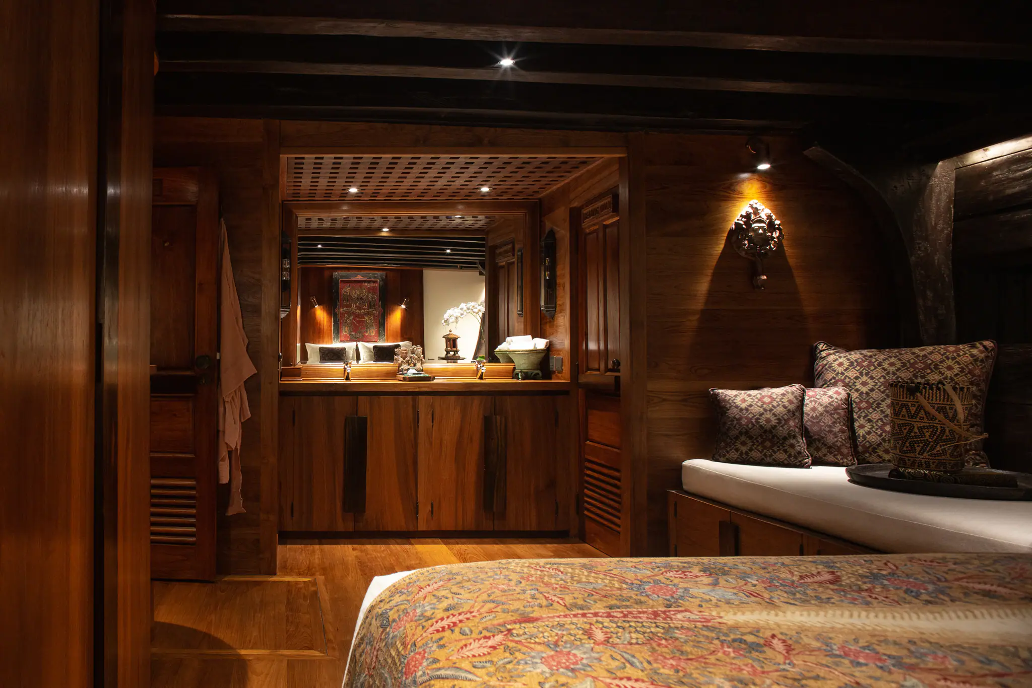 Silolona Heritage Sailing Yacht-Cabin-Bali-2