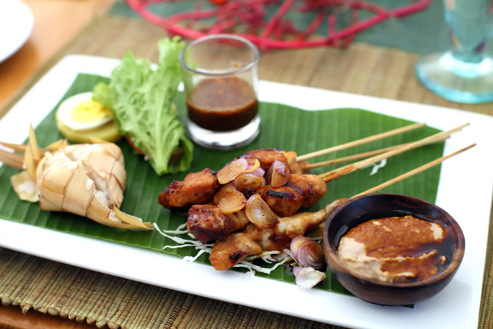 Silolona Heritage Sailing Yacht | Indonesian gourmet dining experience