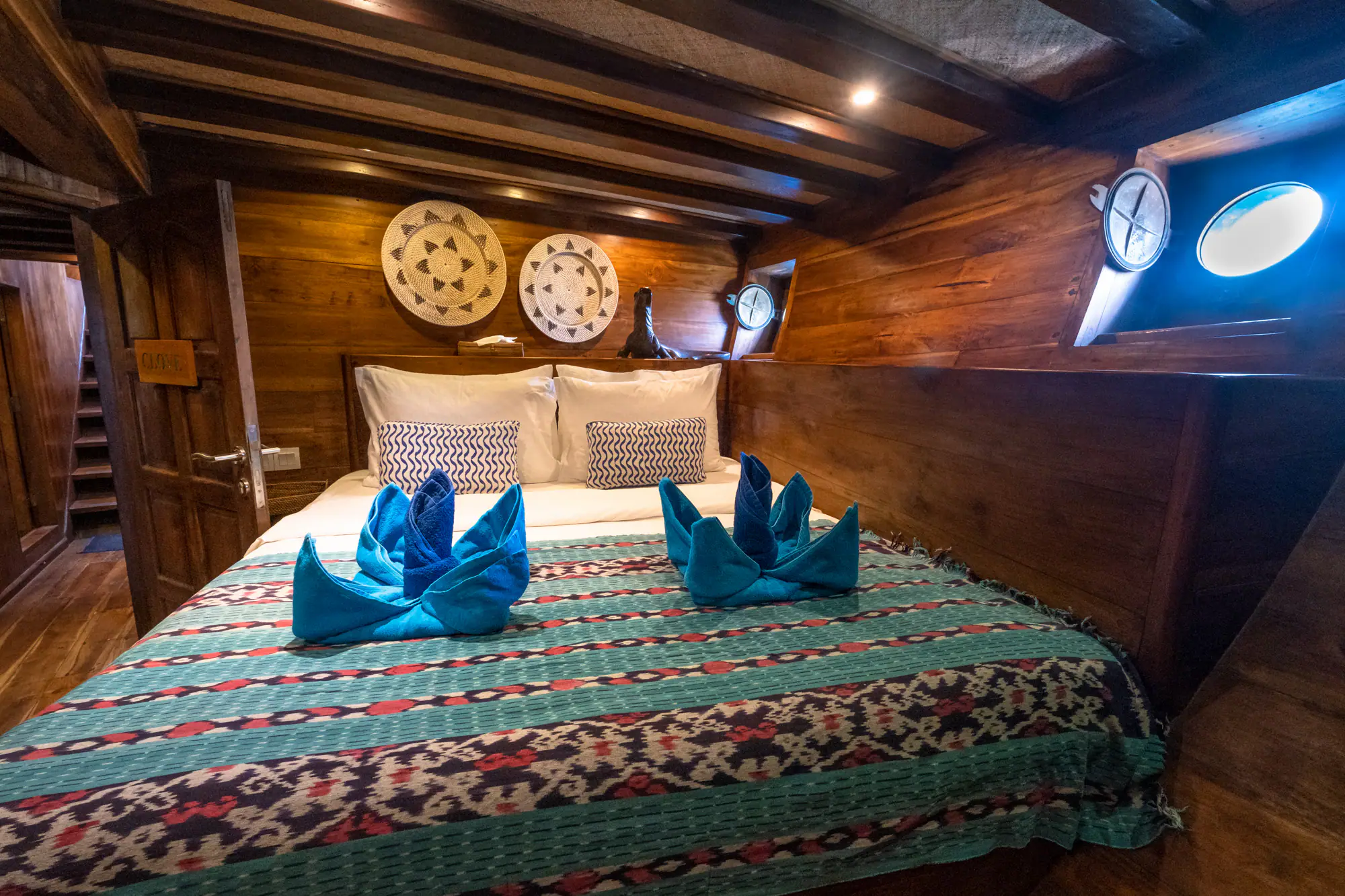 standard-cabin-lower-deck-tiger-blue