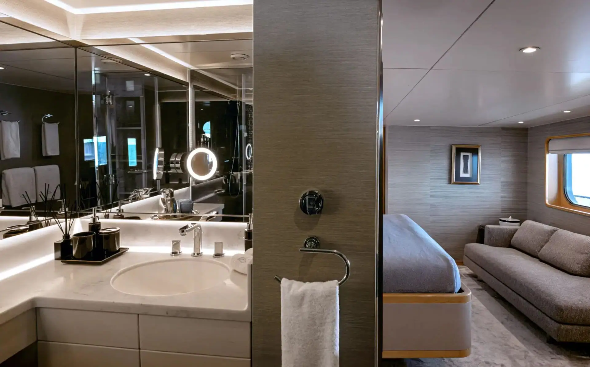 suite-303-cat-i-03-1920-x-1197