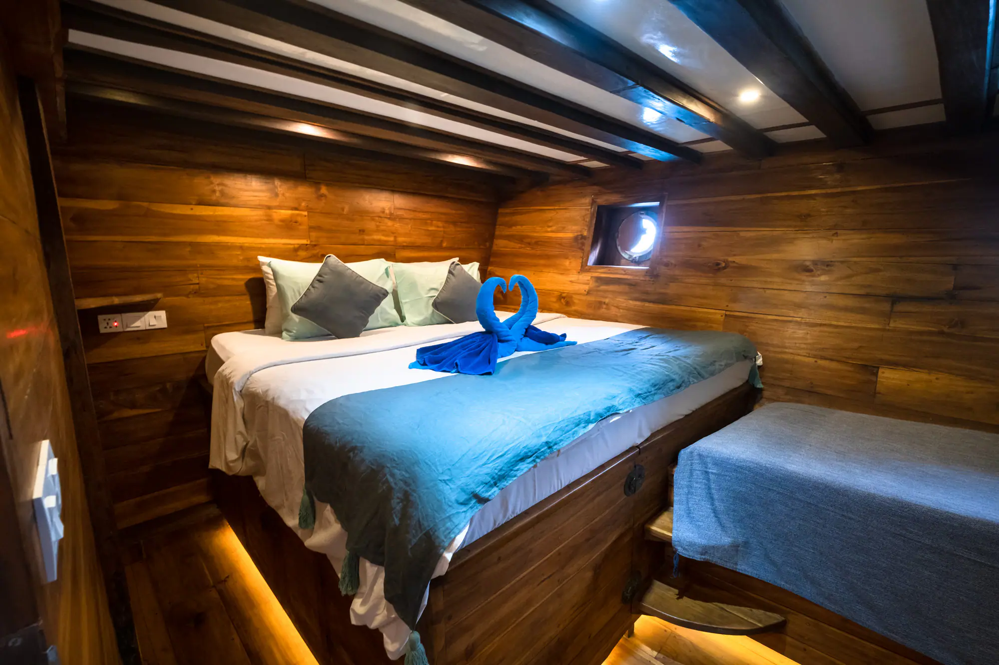 superior-cabin-lower-deck-tiger-blue