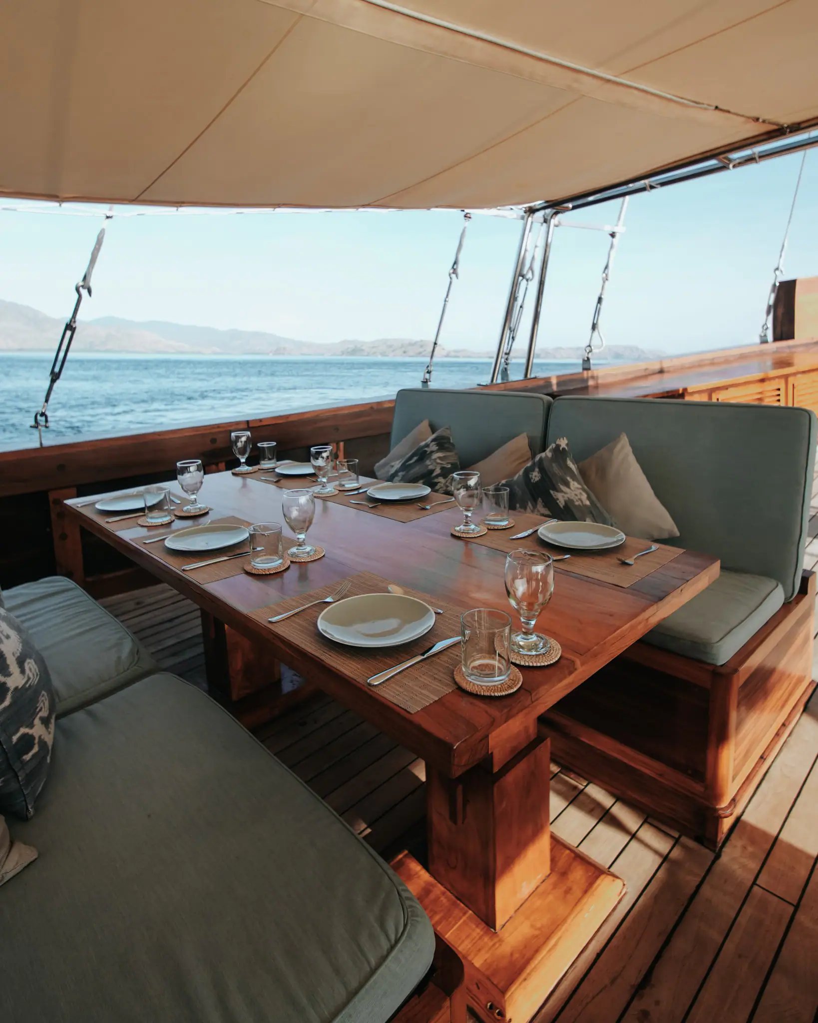 The Maj Oceanic Contemporary Phinisi Yacht | Alfresco dining on main deck
