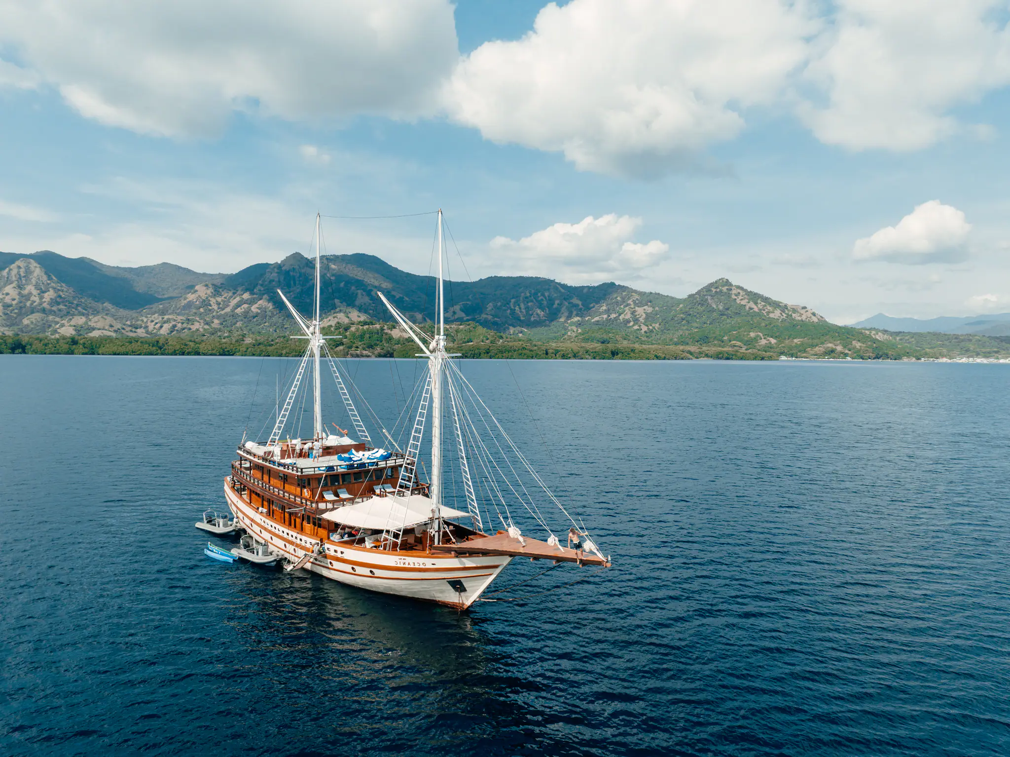 The Maj Oceanic Contemporary Phinisi Yacht | Sailing beside tropical islands