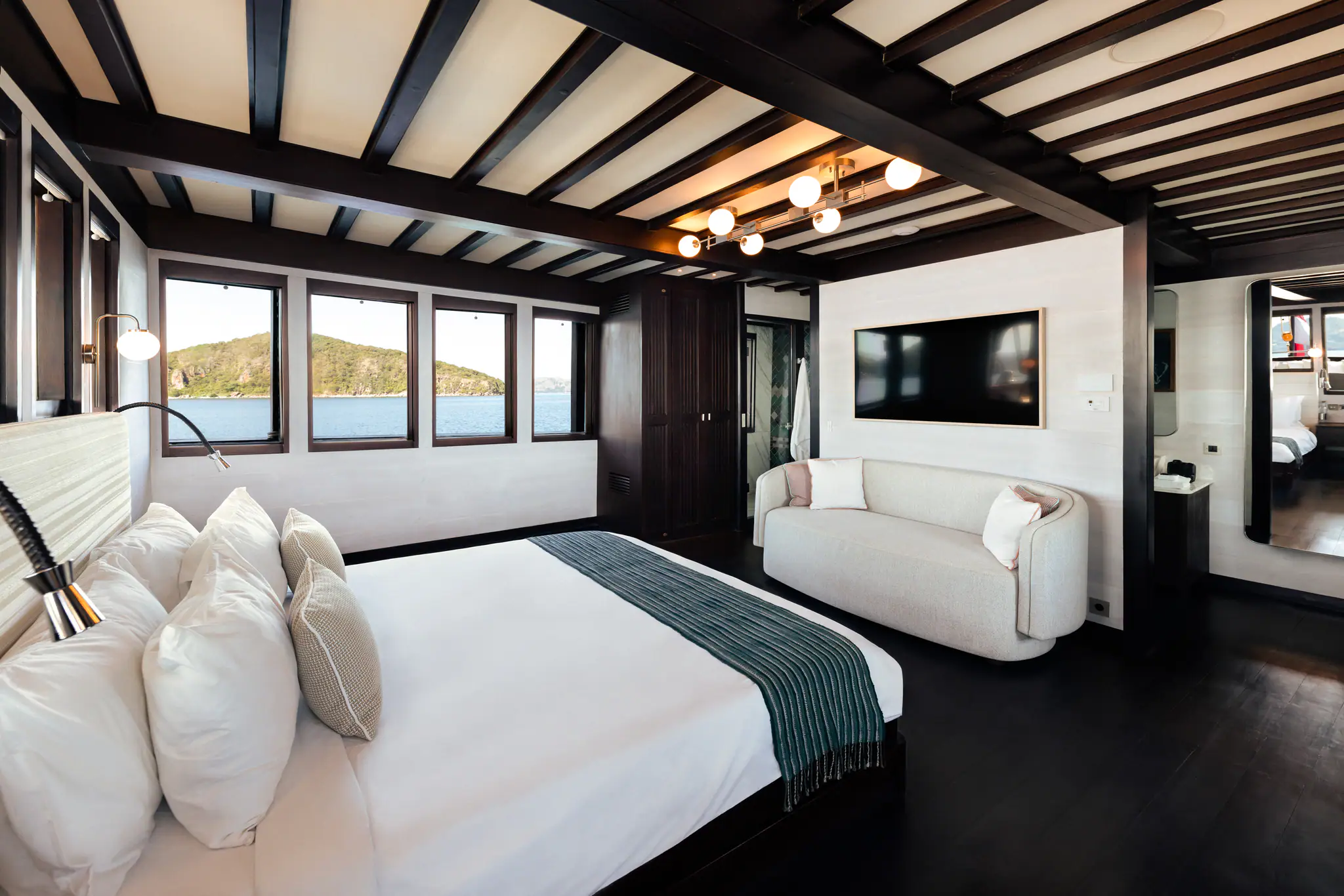 Vela Luxury Yacht - Master Cabin 2