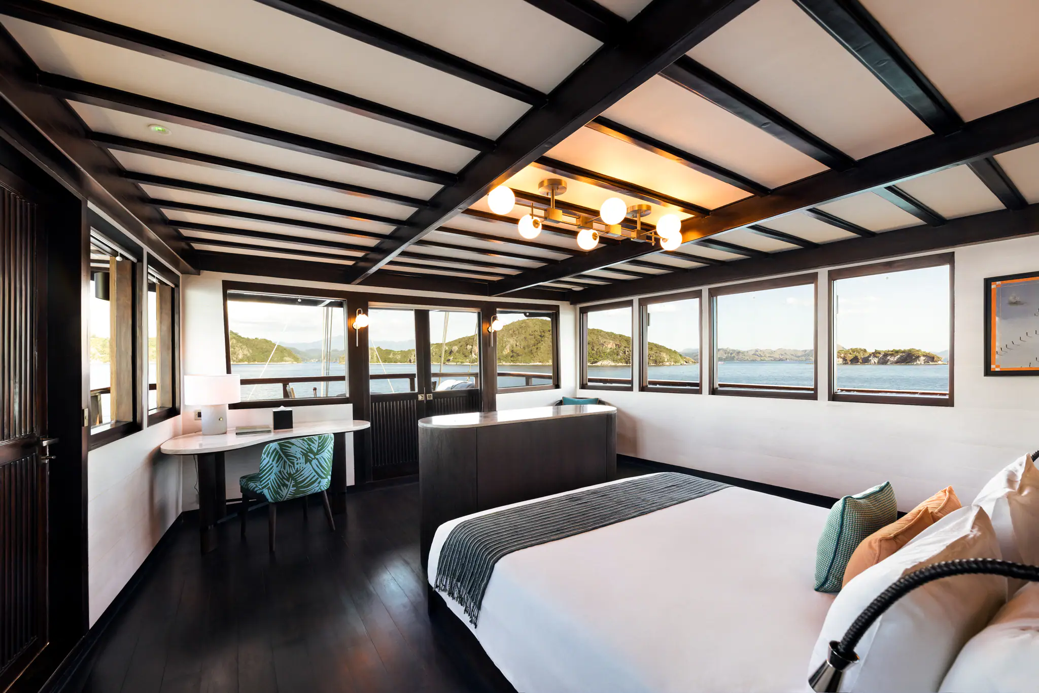 Vela Luxury Yacht - Owner's Suite 1