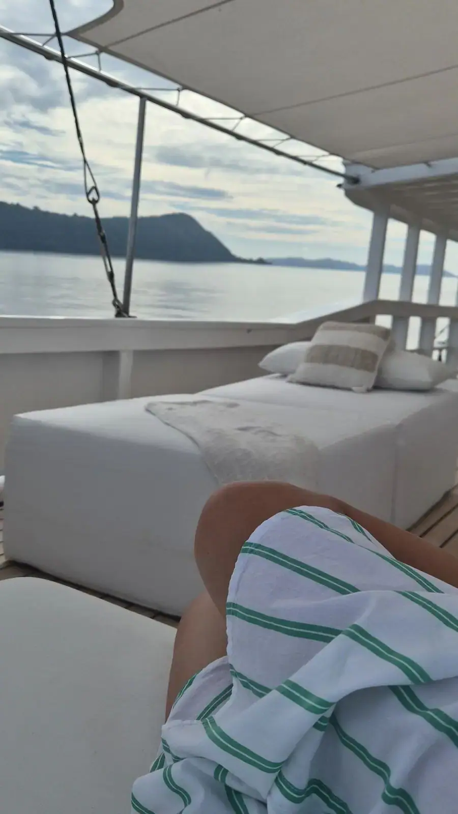 Relaxing on Aliikai | The Yacht Club Indonesia
